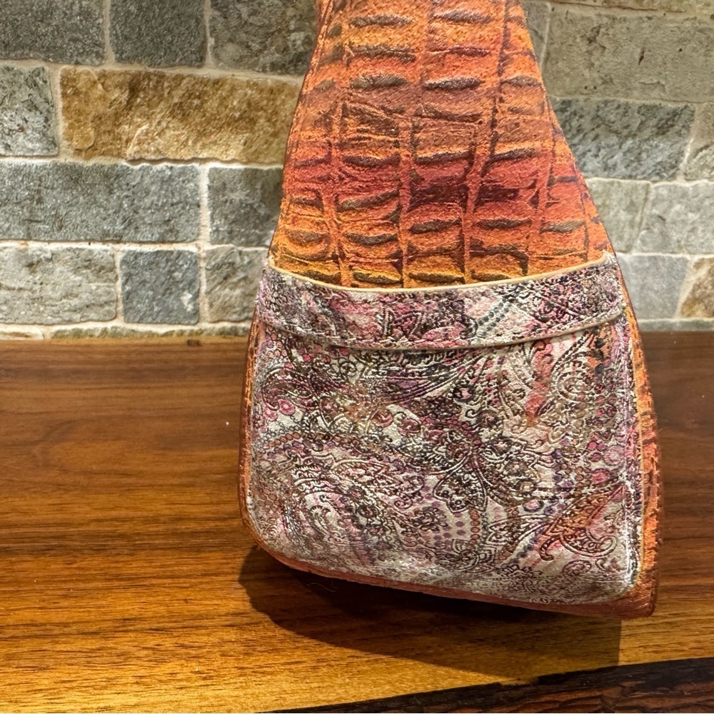 Debbie Brooks Elegant Crocodile-Embossed Orange Handbag with Magnafab included - Picture 5 of 17